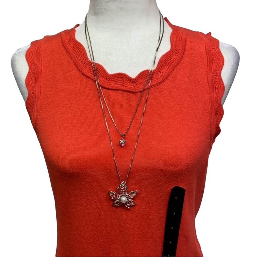 Banana Republic Sleeveless Knit Scalloped Trim - Picture 3 of 8